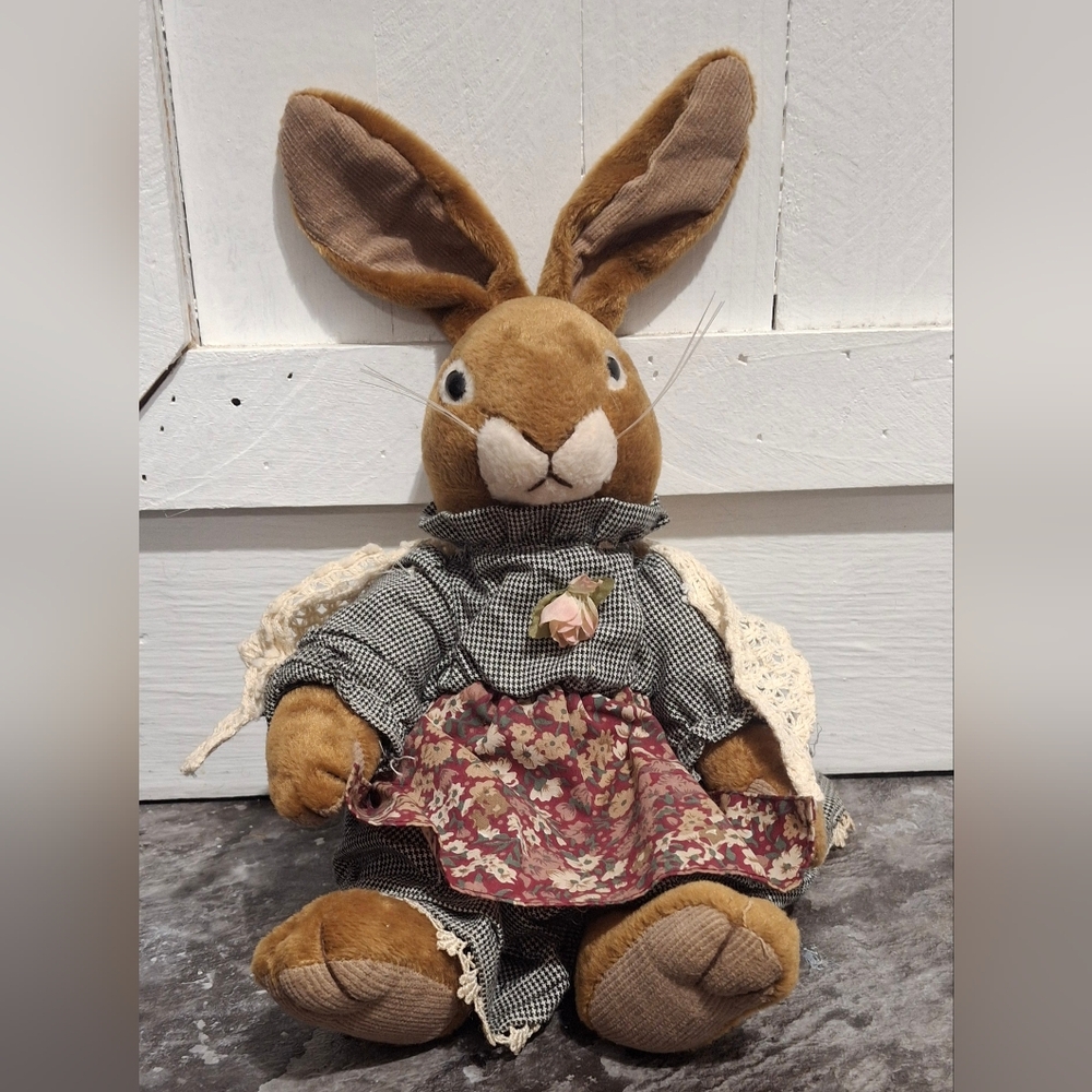 Russ Berrie Patch  Bunny Rabbit Plush  Sitting Momma Hare Tags Easter.